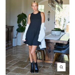Nwot The Tunic Tank Dress with Built-in Bra $130 L black casual shebird  spring
